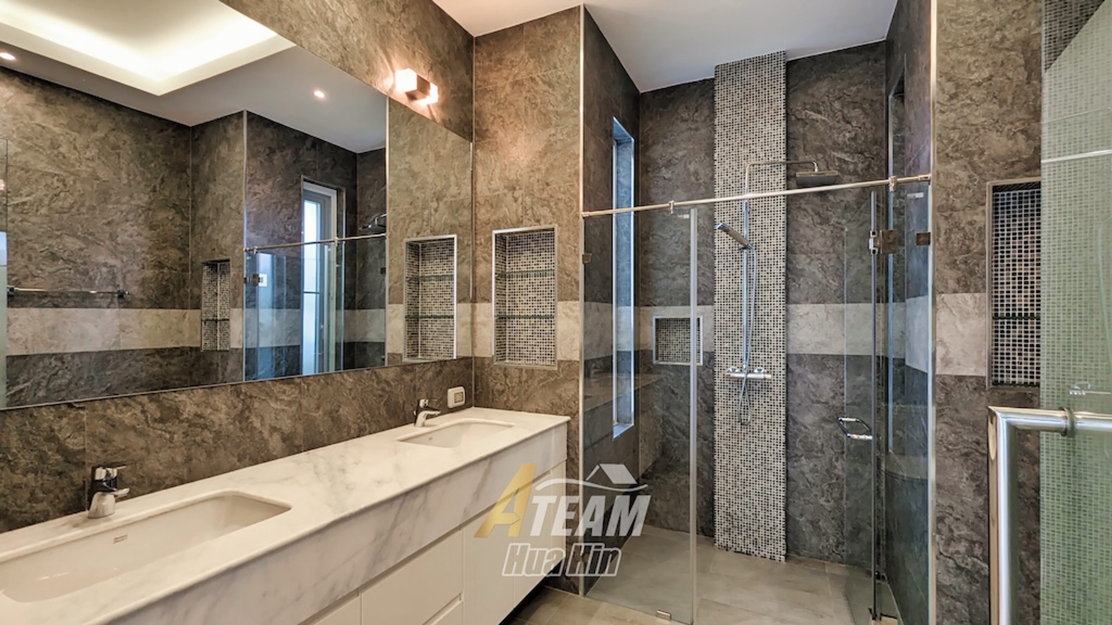 Luxury Pool Villa for rent in Woodland,  Thap Tai  thumbnail 24