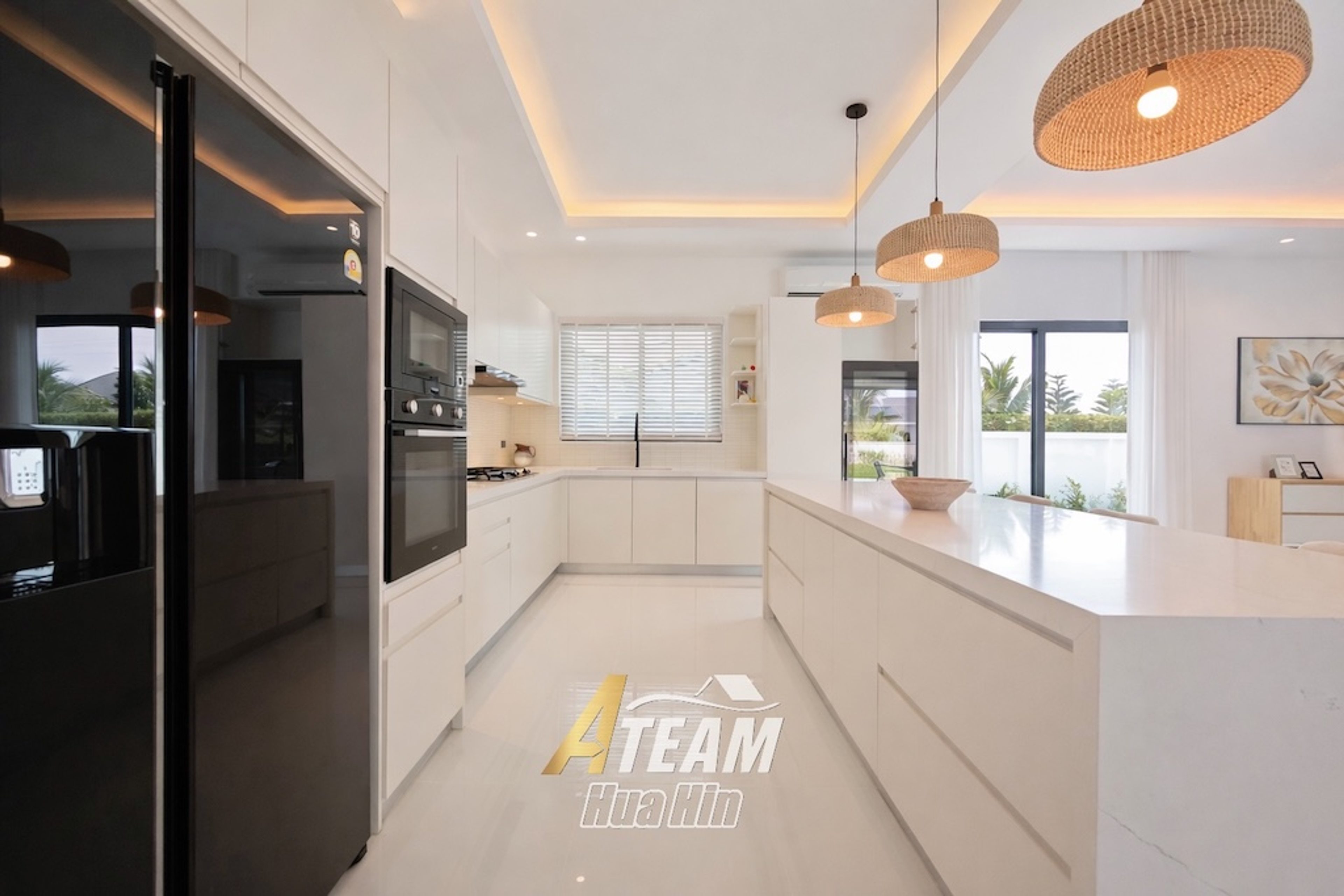Prestigious 5-Bedroom Pool Villa on 2,622 sqm Prime Land thumbnail 20