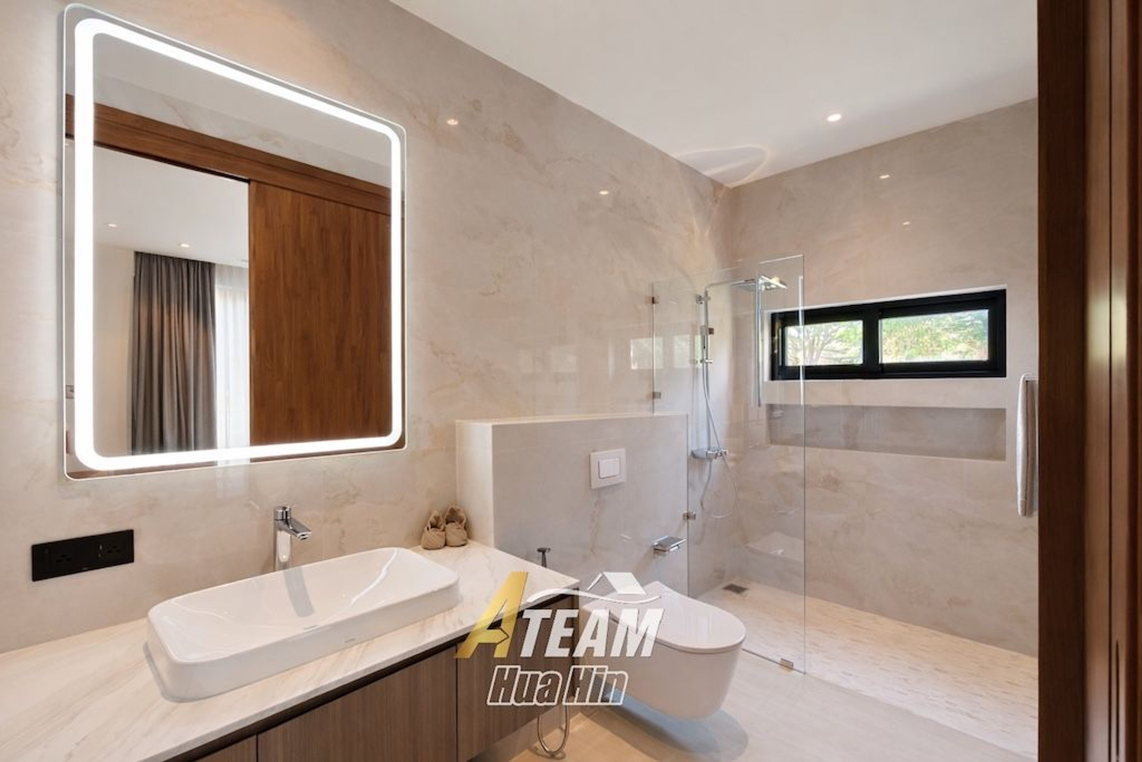 Luxury 3-Bedroom Estate with Springfield Golf Course View thumbnail 30