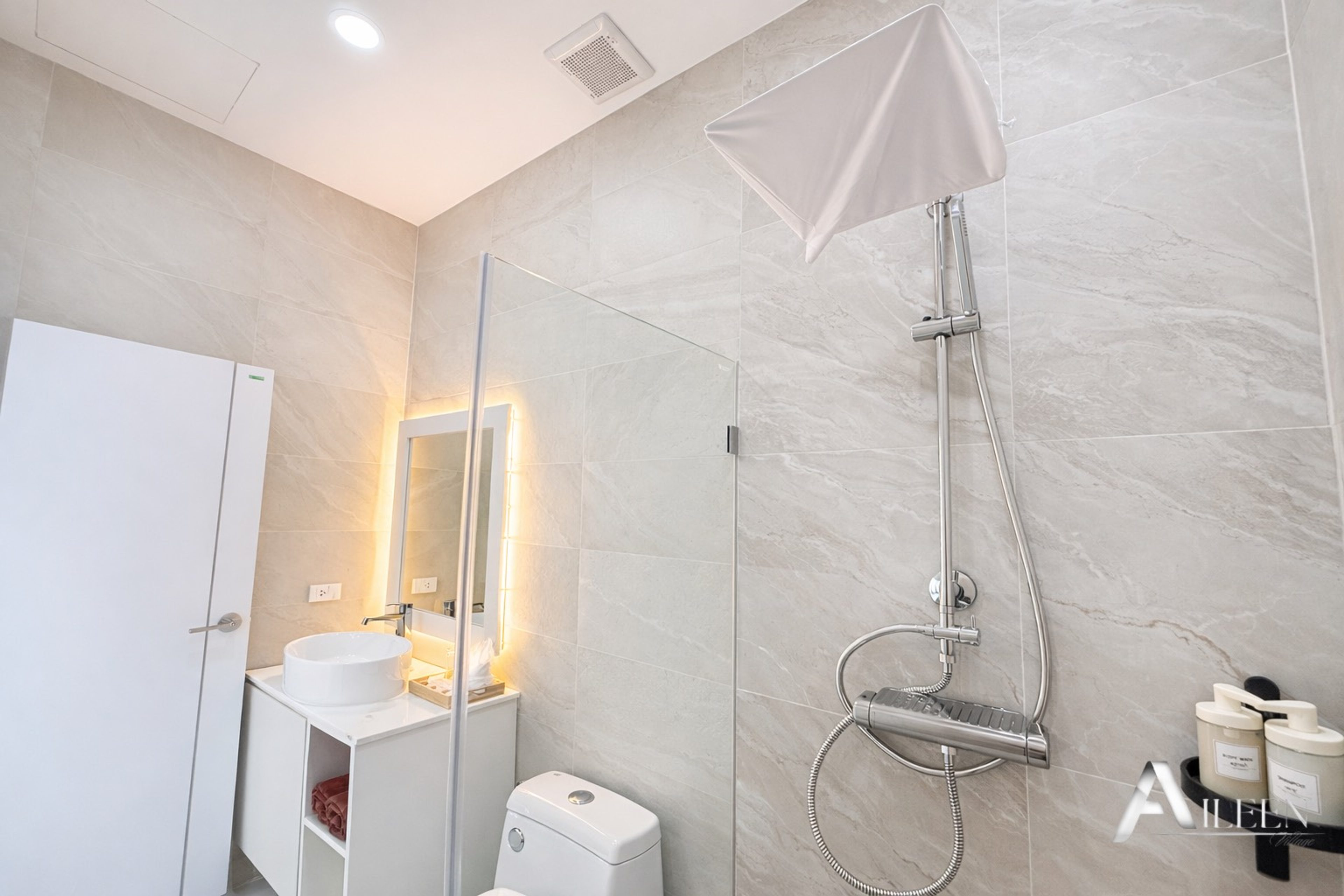 Beautyful 3 Bed 3 Bath Pool Villa in a peaceful residential area thumbnail 6