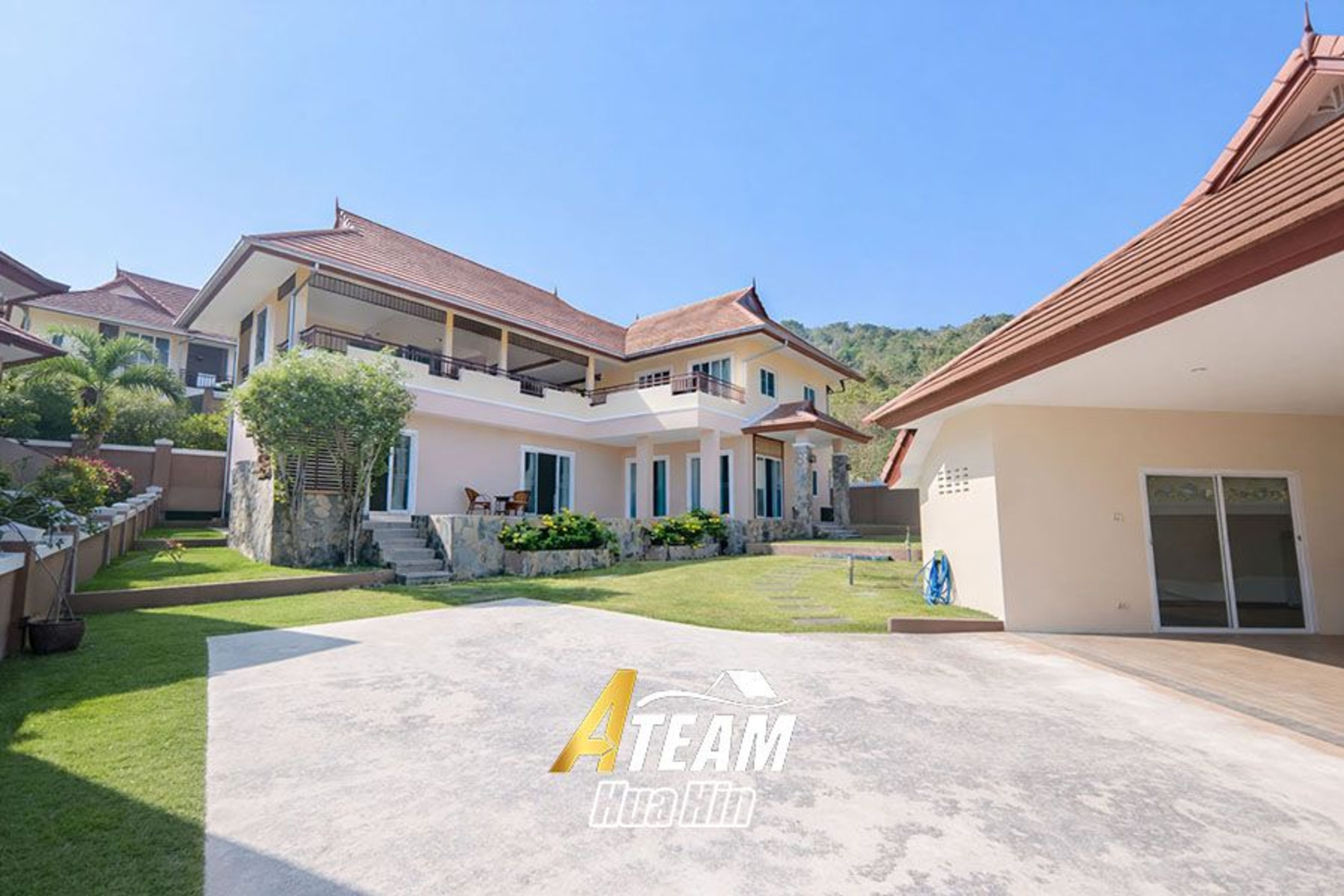 Beautiful 2 storey Pool Villa with mountain views thumbnail 2