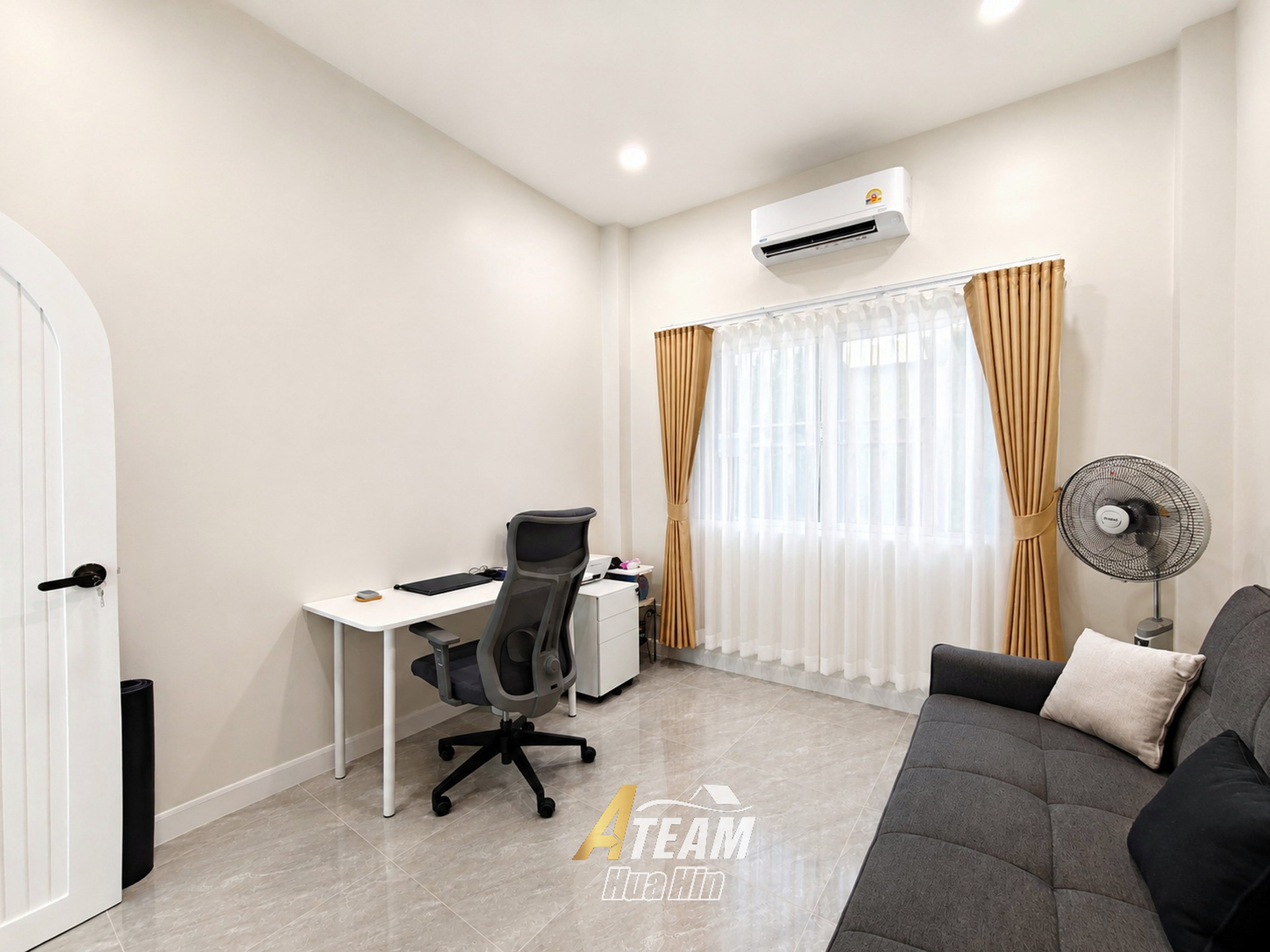 Like-New 3-Bedroom Home at Pinnacle Village, Sam Phraya thumbnail 18