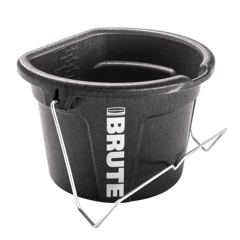 Rubbermaid Brute 5-Gallon 3-in-1 Hook-Hang-Carry Feed Bucket
