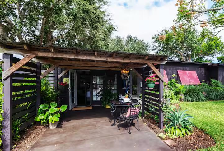 Coral Cottage