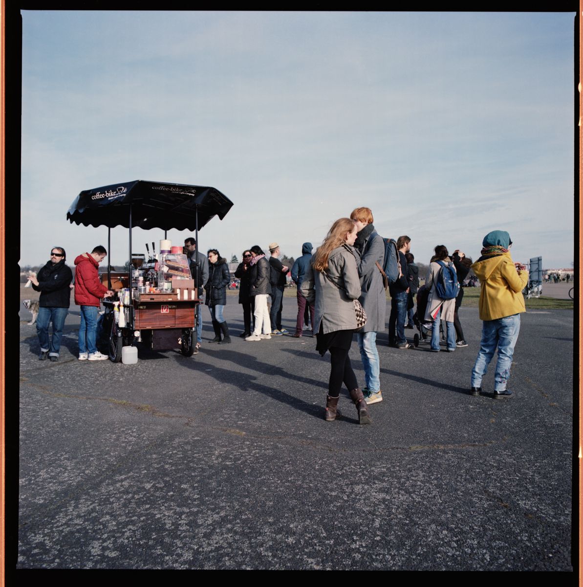 Analoge Fotografie auf dem Tempelhofer Feld mit der Hasselblad