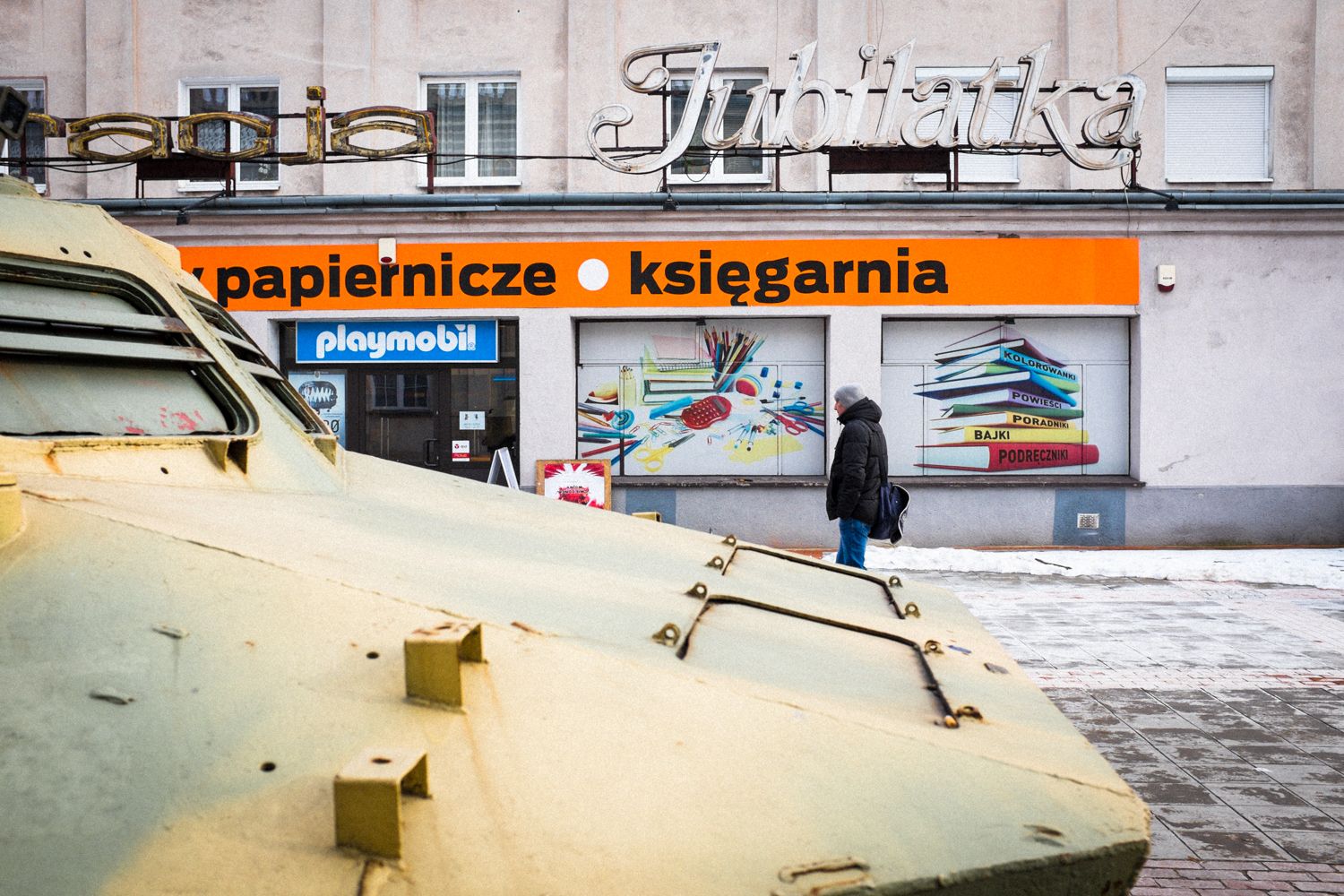 Panzer aus der Zeit der Niederschlagung der Solidarnosc-Bewegung in der Krakauer Vorstadt Nowa Huta