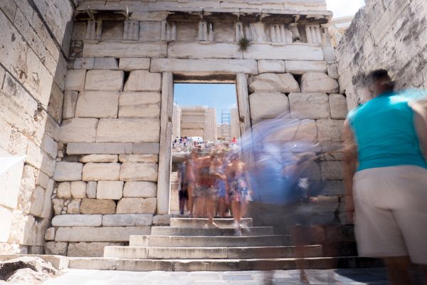 Serie Athine - Langzeitbelichtungen in Athen. Langzeitbelichtungen der griechischen Monumente in Athen. Sie symbolisieren das Fundament der europäischen Geschichte.