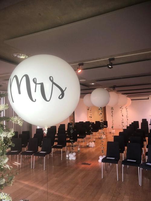 Mr and Mrs Giant Balloons