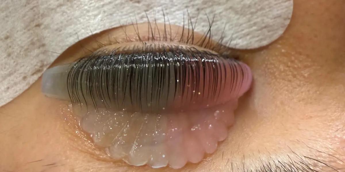 Lash Lift in Laval: Natural eyelash enhancement without extensions
