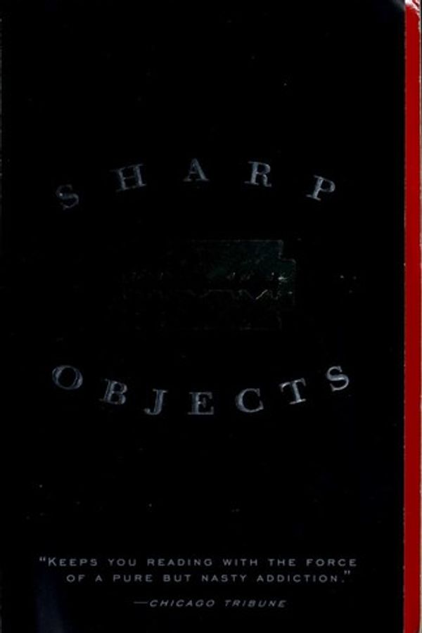 Sharp Objects by Gillian Flynn book cover