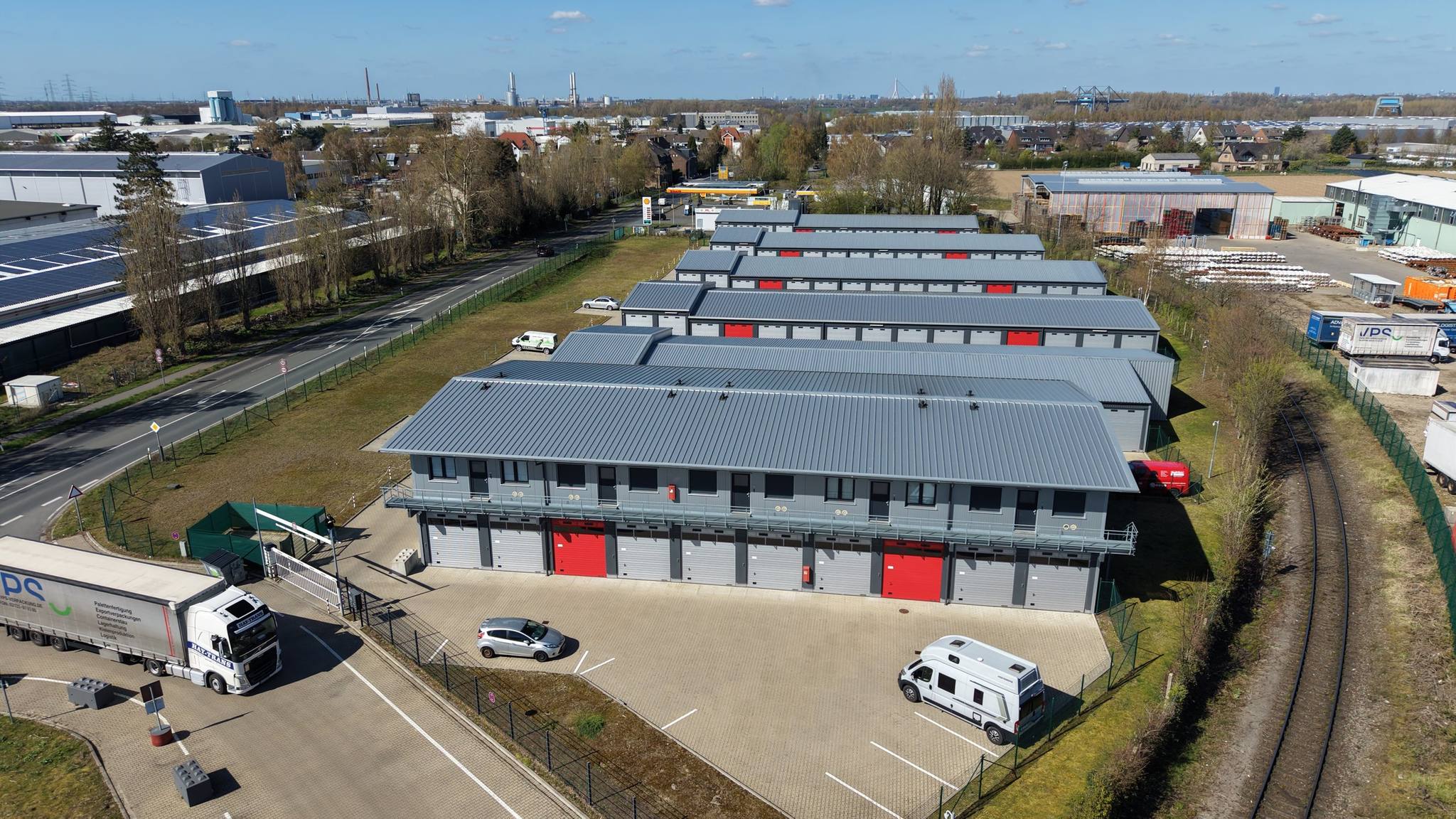 Luftaufnahme des Mega Mietpark Dormagen