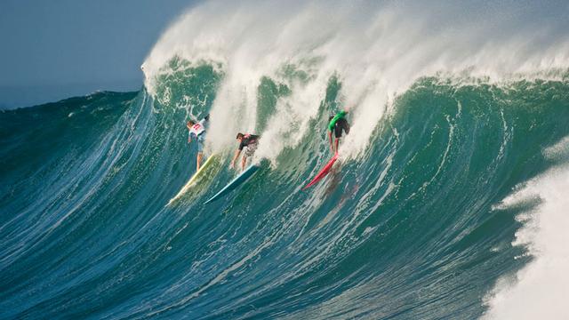 Kala Alexander (far right), 2009 Quiksilver, Waimea. Photo: Brian Bielmann
