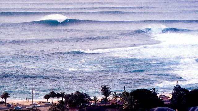 Riptide (center), Sunset Beach. Photo: John Witzig