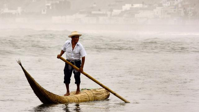 Fisherman on caballito