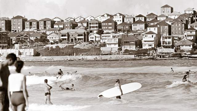 Bondi Beach, 1962. Photo: Bob Weeks 