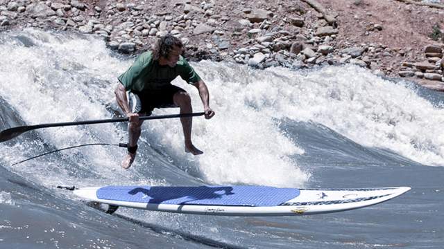SUP surfing in Glenwood Springs, Colorado 