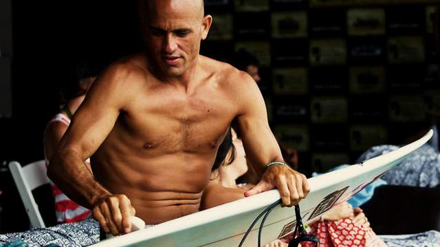Kelly Slater waxing up in 2010