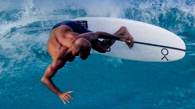 Kelly Slater on a Tomo-design Cymatic model board