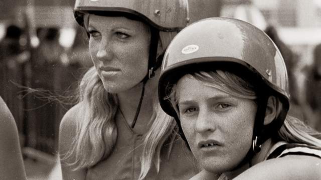 Margo Godfrey (right) and Laura Powers, 1966 US Championships, Huntington. Photo: Dick Graham