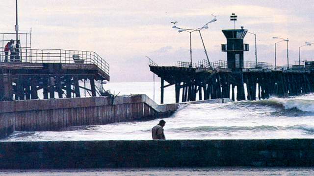 Seal Beach Pier, Swell of 1983. Photo: Steve Sakamoto