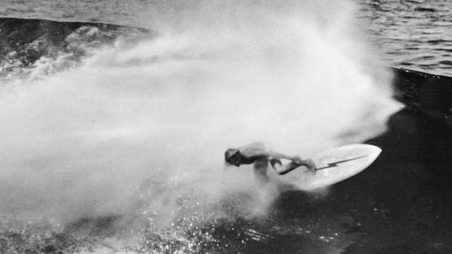 Wayne Bartholomew, Pipeline spitter, 1976