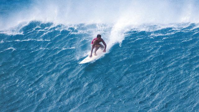 Mark Occhilupo, 1984 Pipeline Masters. Photo: Brian Bielmann