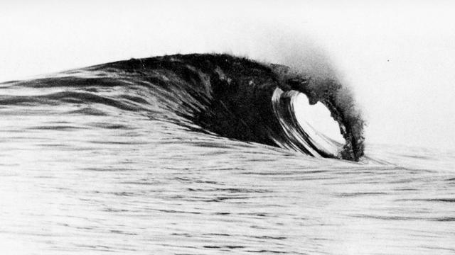 A glassy lip touching down in the trough. Photo: Art Brewer