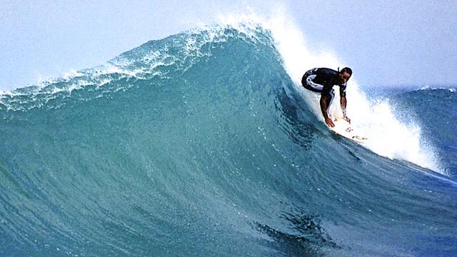 Shea Lopez about to backdoor a Sebastian Inlet peak. Photo: Dick Meseroll