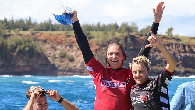 Paige Alms wins 2017 Peahi Challenge. Photo: Richard Hallman