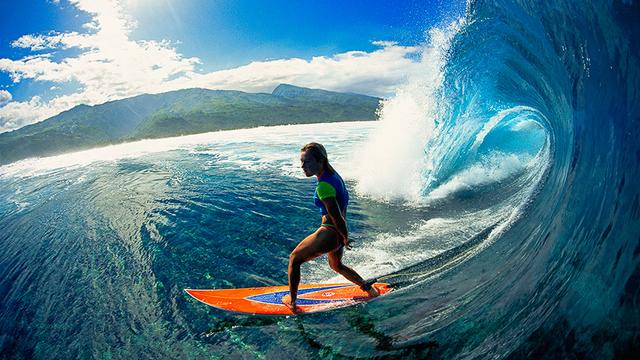 Rochelle Ballard, Tahiti, 1998. Photo: Aaron Chang