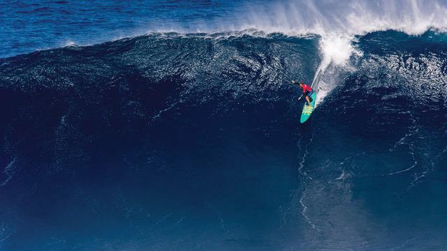 Paige Alms, Peahi, 2017. Photo: Keoki Saguibo
