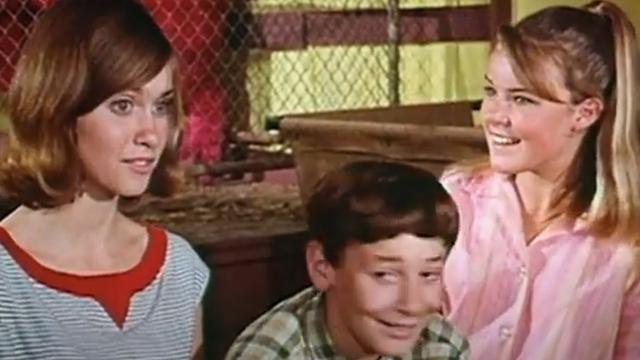 Tanya Binning (right) and Olivia Newton-John in "Funny Things Happen Down Under" (1965)