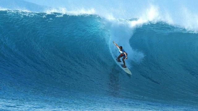 Pauline Menczer, Honolua Bay, 2002. Photo: Pierre Tostee