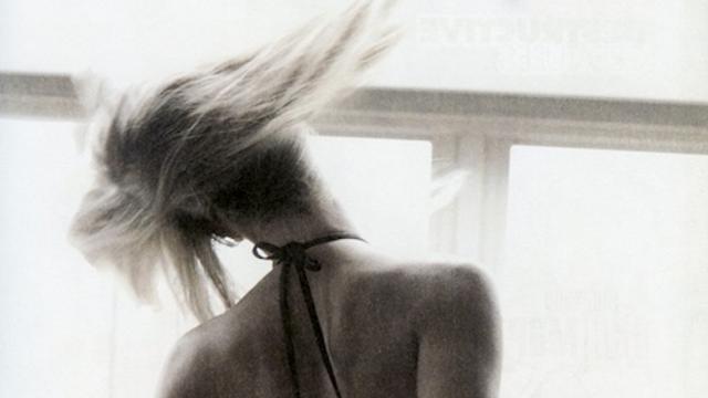 Pro surfer Monyca Byrne-Wickey, Stab feature, 2011