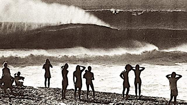 Huge Monday, Pipeline, 1972. Photo: Peter French