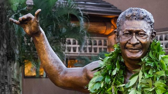 Bronze statue of Hamana Kalili