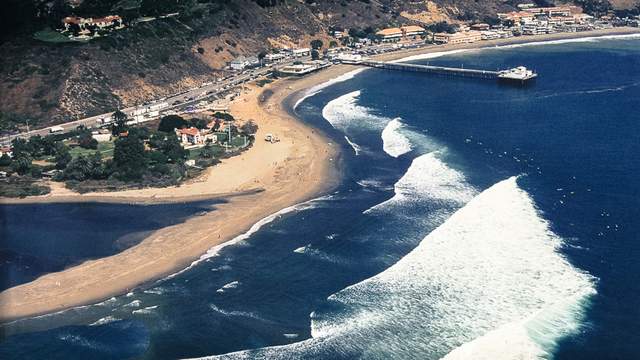 Right-breaking waves at Malibu. Photo: Bill Parr