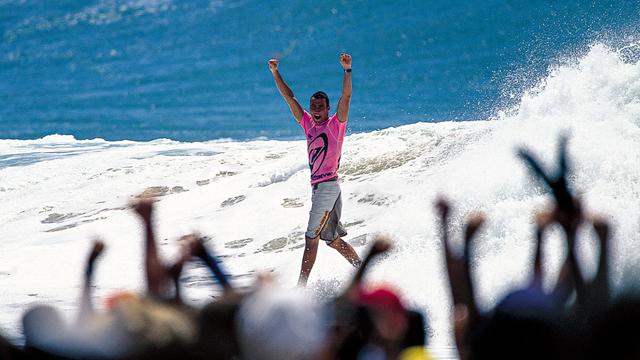 Joel Parkinson, Snapper Rocks, 2009 ASP event. Photo: Tom Servais