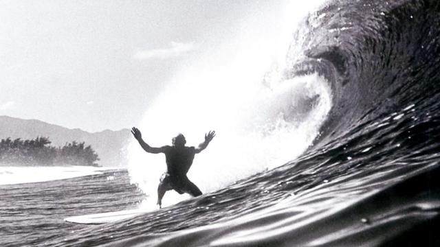 Left-breaking wave at Pipeline, 1964. Photo: John Severson