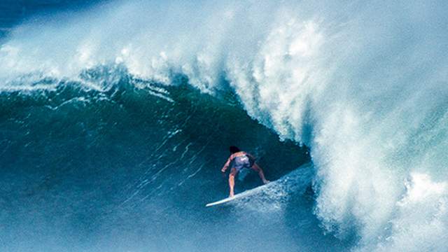 Owl Chapman rides offshore-whipped wave at Maalaea, 1975. Photo: Steve Wilkings