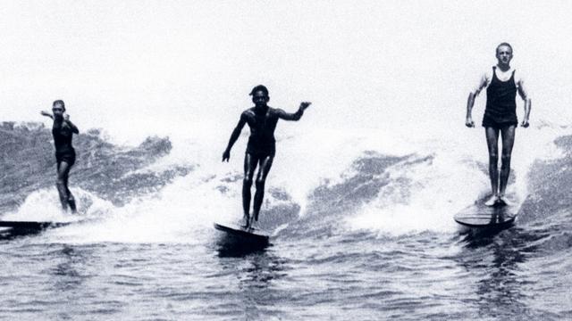 George Freeth, right far, Waikiki. Photo: Ray Jerome Baker