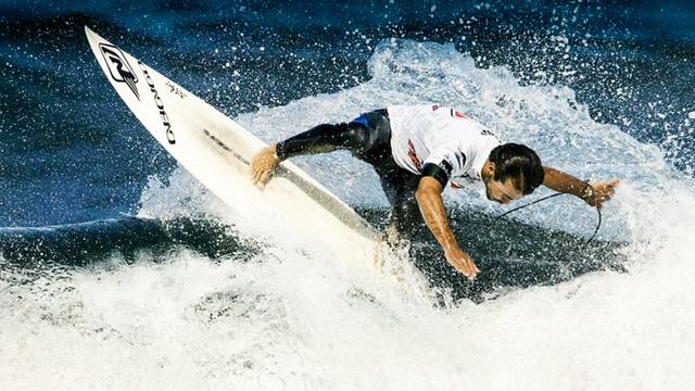 Victor Ribas, Bells, 2003. Photo: Pierre Tostee / ASP