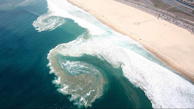 Riptides, Newport Beach, 2009. Photo: Tom Cozad