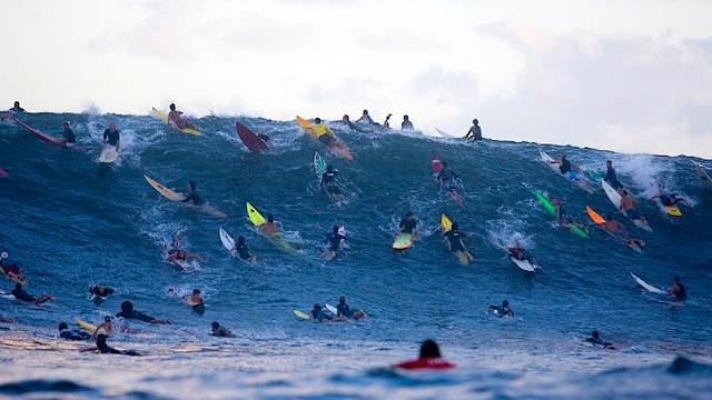 Waimea Bay crowd