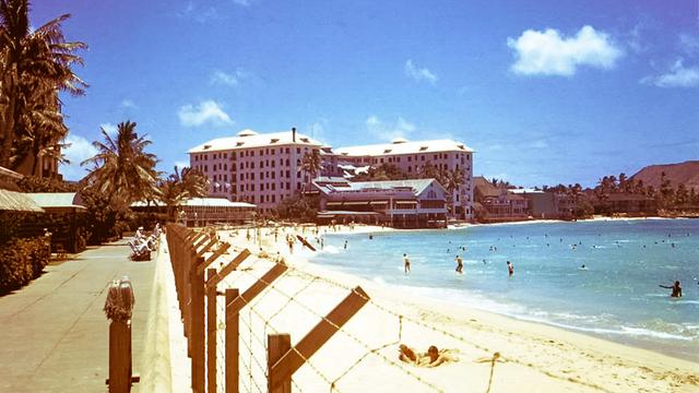Barbed wire at Waikiki, 1943
