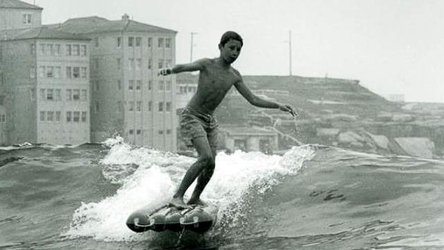 Mat surfer, Sydney, 1965