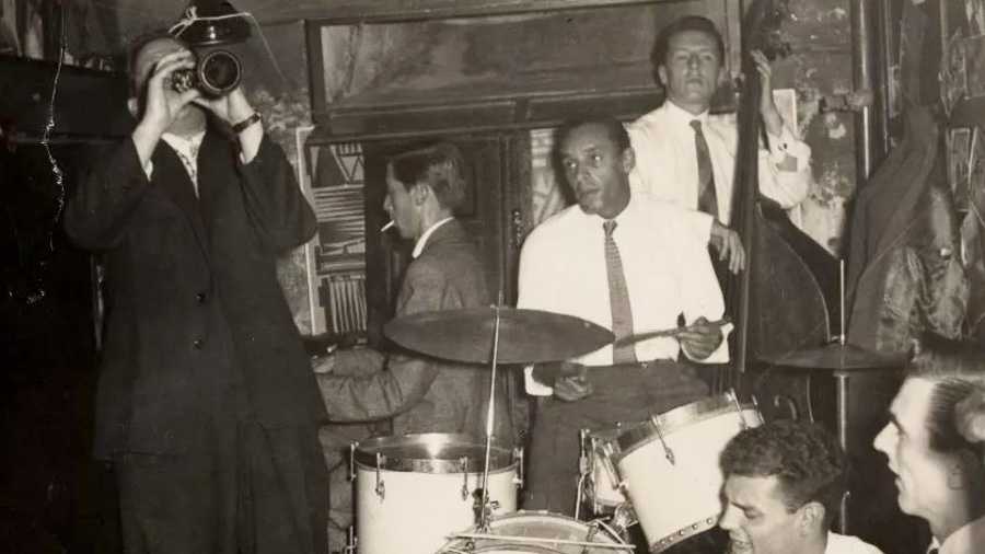 pedro martins de lima playing bass at the hot club in portugal