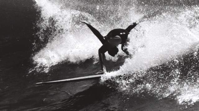 Head dip,  Santa Cruz, around 1960. Photo: John Severson