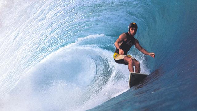 Tom Carroll on a Pat Rawson gun, Pipeline. Photo: Don King