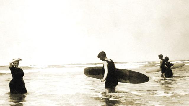 Washington state surfers, 1909